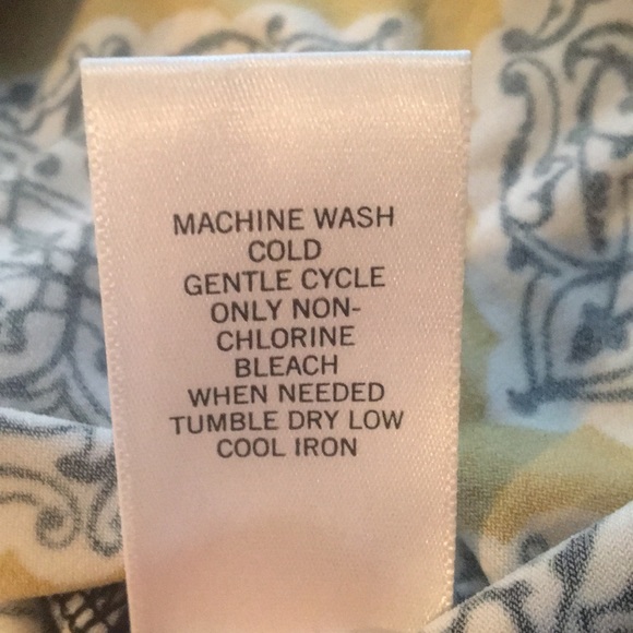 Banana Republic mustard and black pattern top - Picture 7 of 7